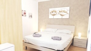1 habitación, escritorio, tabla de planchar con plancha y wifi gratis 