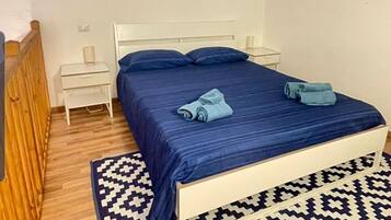 1 chambre, bureau, fer et planche à repasser, Wi-Fi gratuit