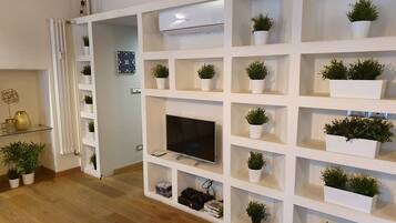 Appartement, 2 chambres | Télévision