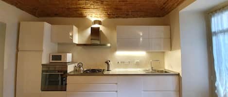 Apartment, 2 Bedrooms | Private kitchen
