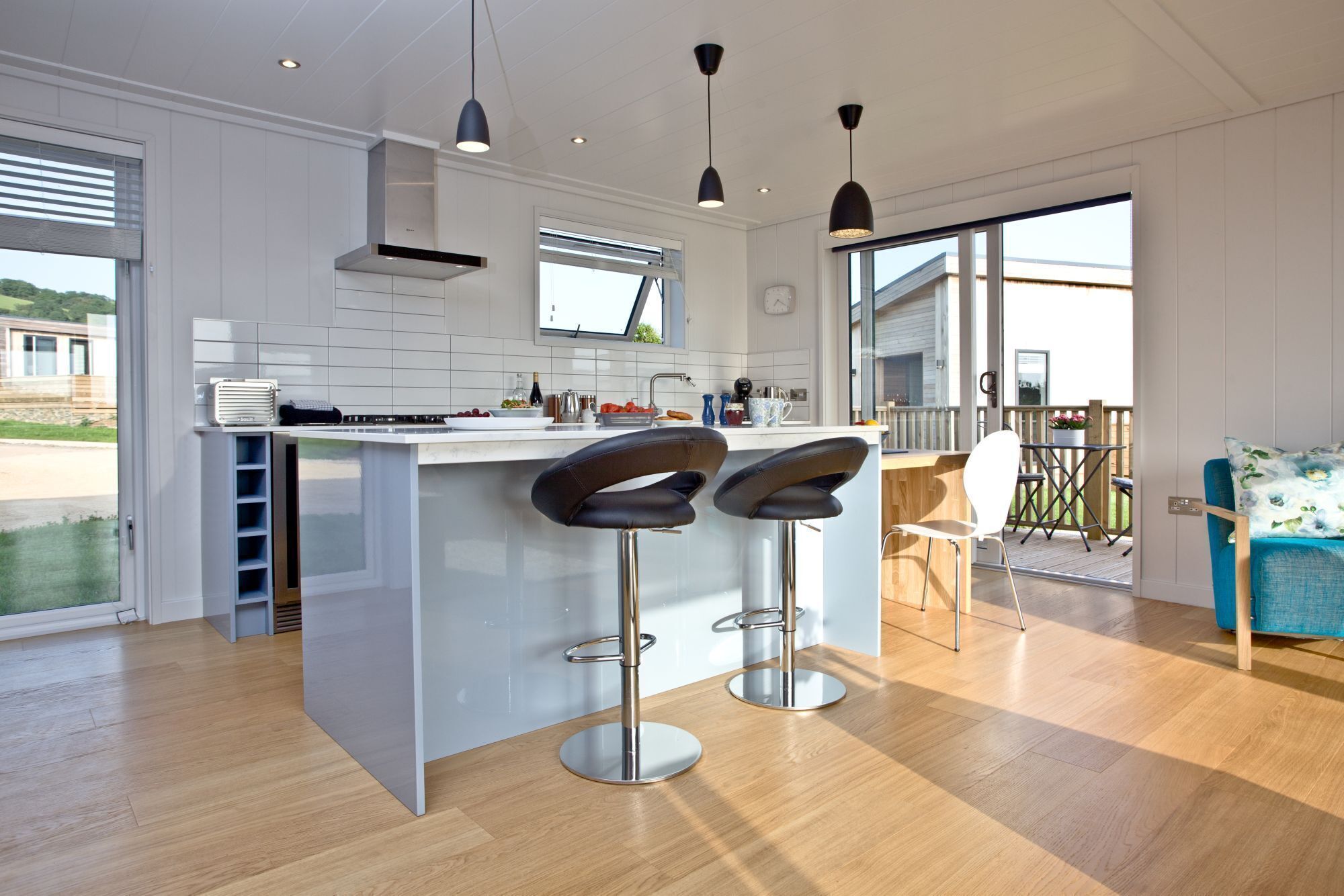 Micro-ondes, four, plaque de cuisson, lave-vaisselle