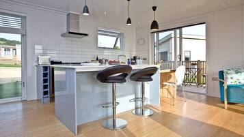 Micro-ondes, four, plaque de cuisson, lave-vaisselle