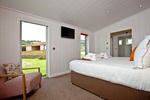 2 soverom, skrivebord, strykejern/-brett og internettilgang