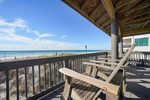 Property grounds - Bourbon Breeze - Beachy Home Near the Gulf with Spacious Outdoor Pool Area (Miramar Beach)