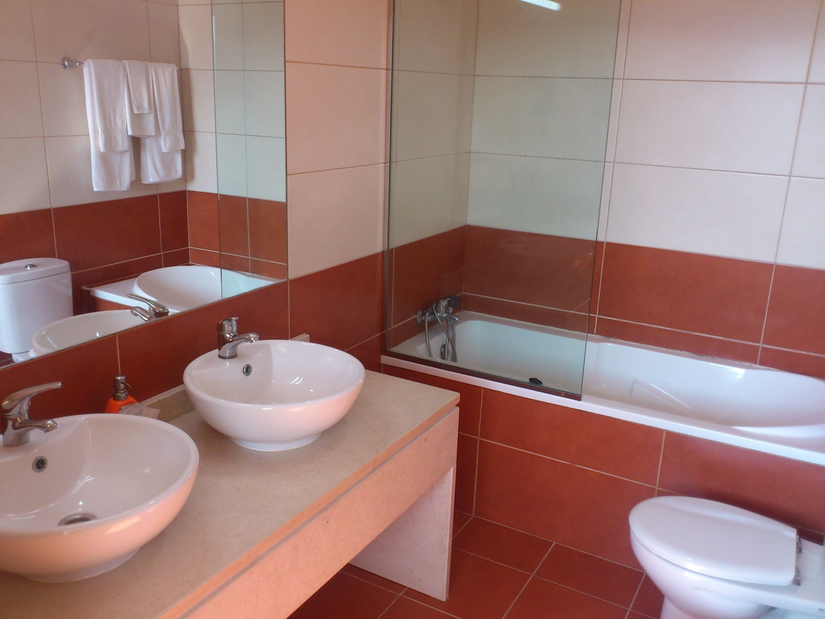 apartment, 1 bedroom | bathroom | combined shower/bathtub, bidet, towels