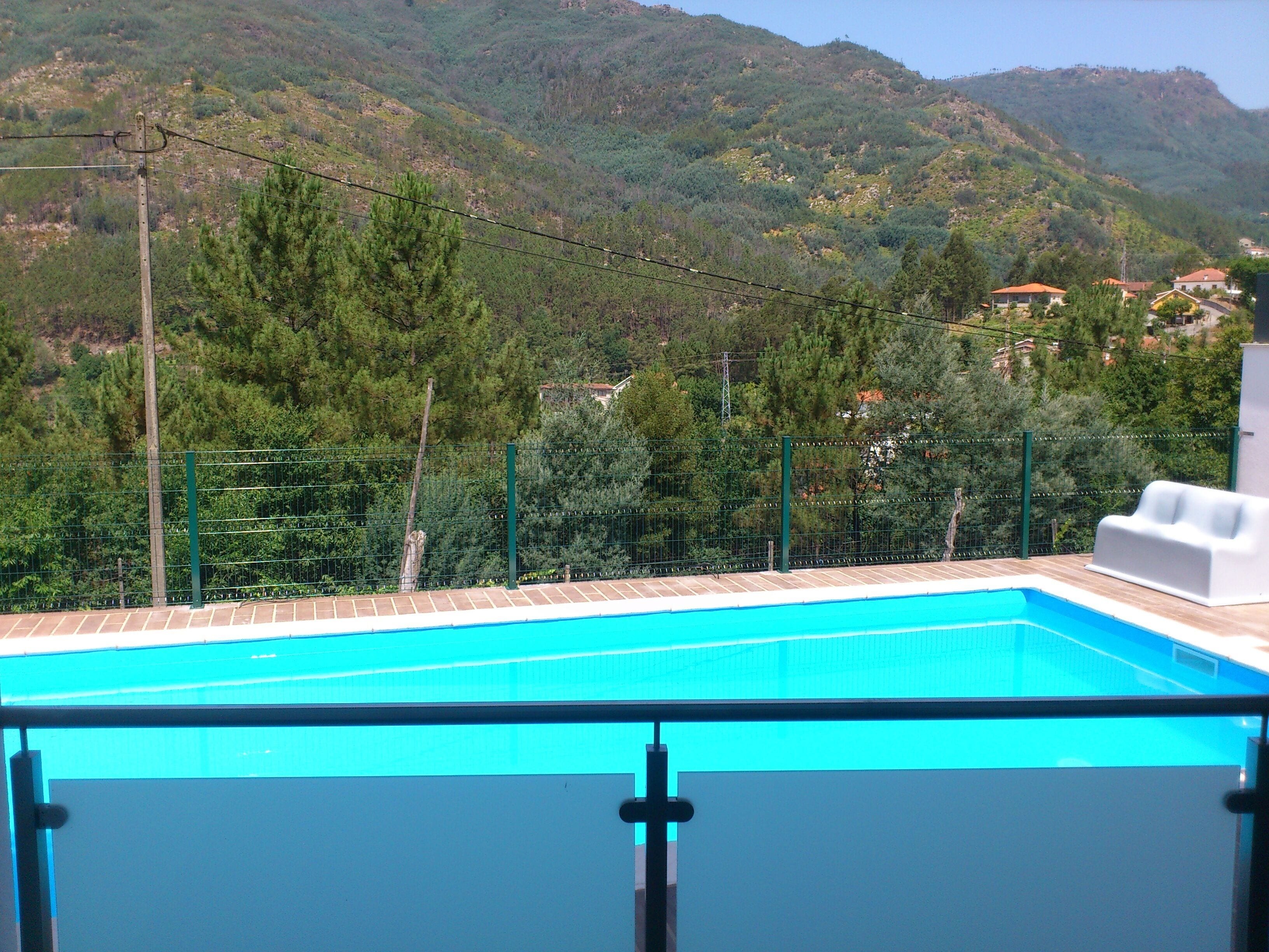 seasonal outdoor pool, pool loungers