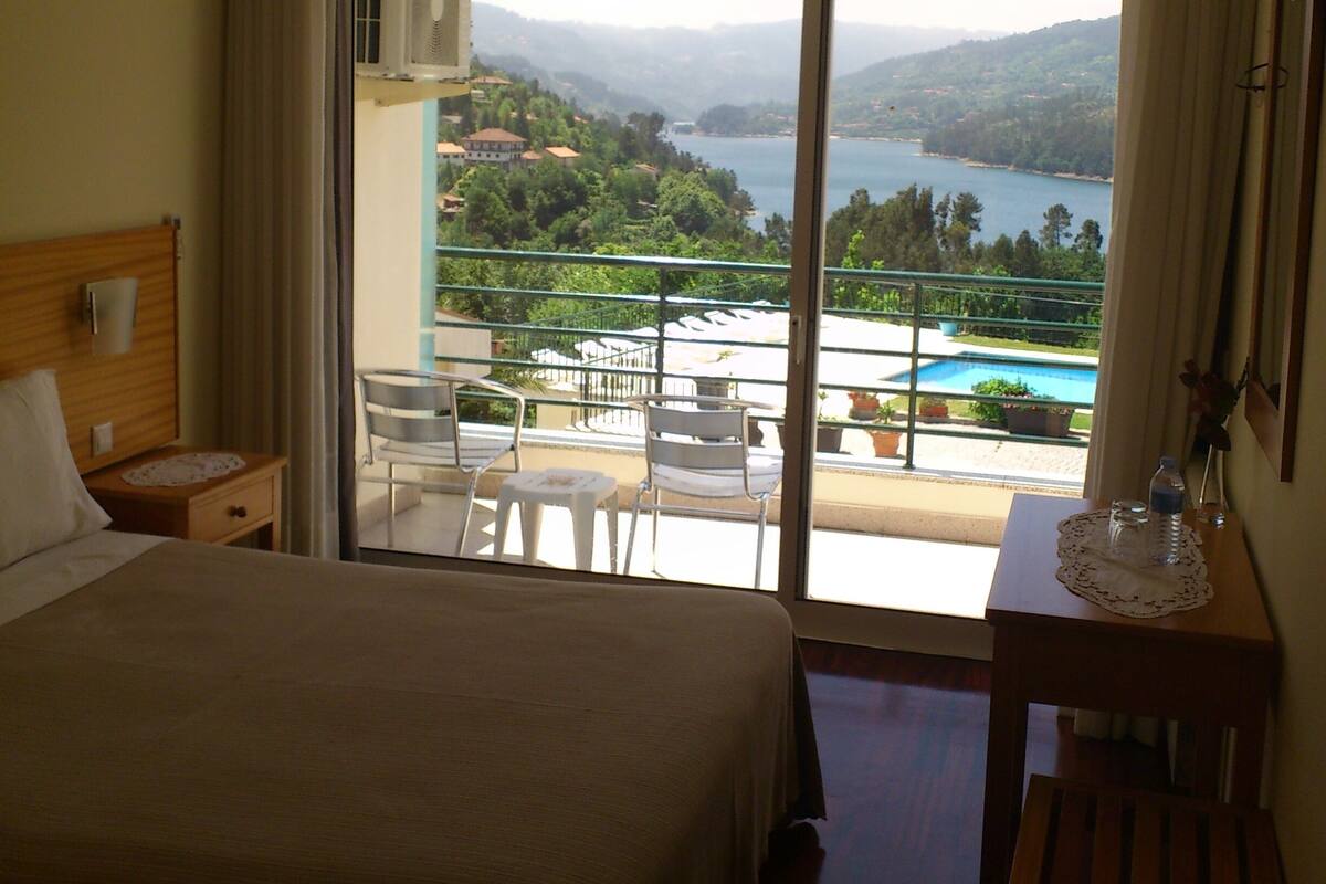 Double Room, Balcony | WiFi (free), individually decorated, individually furnished, bed sheets