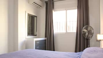 3 habitaciones, escritorio, tabla de planchar con plancha y wifi gratis