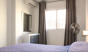 3 slaapkamers, een bureau, een strijkplank/strijkijzer, gratis wifi