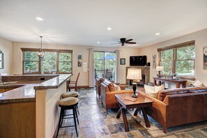 TV, fireplace, DVD player