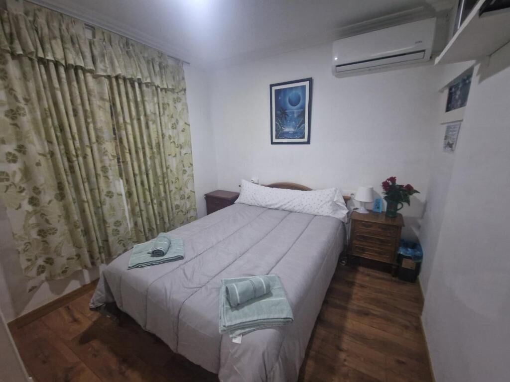 6 dormitorios, caja fuerte, tabla de planchar con plancha y wifi gratis