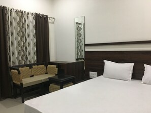 Decoración personalizada, muebles diferentes y escritorio