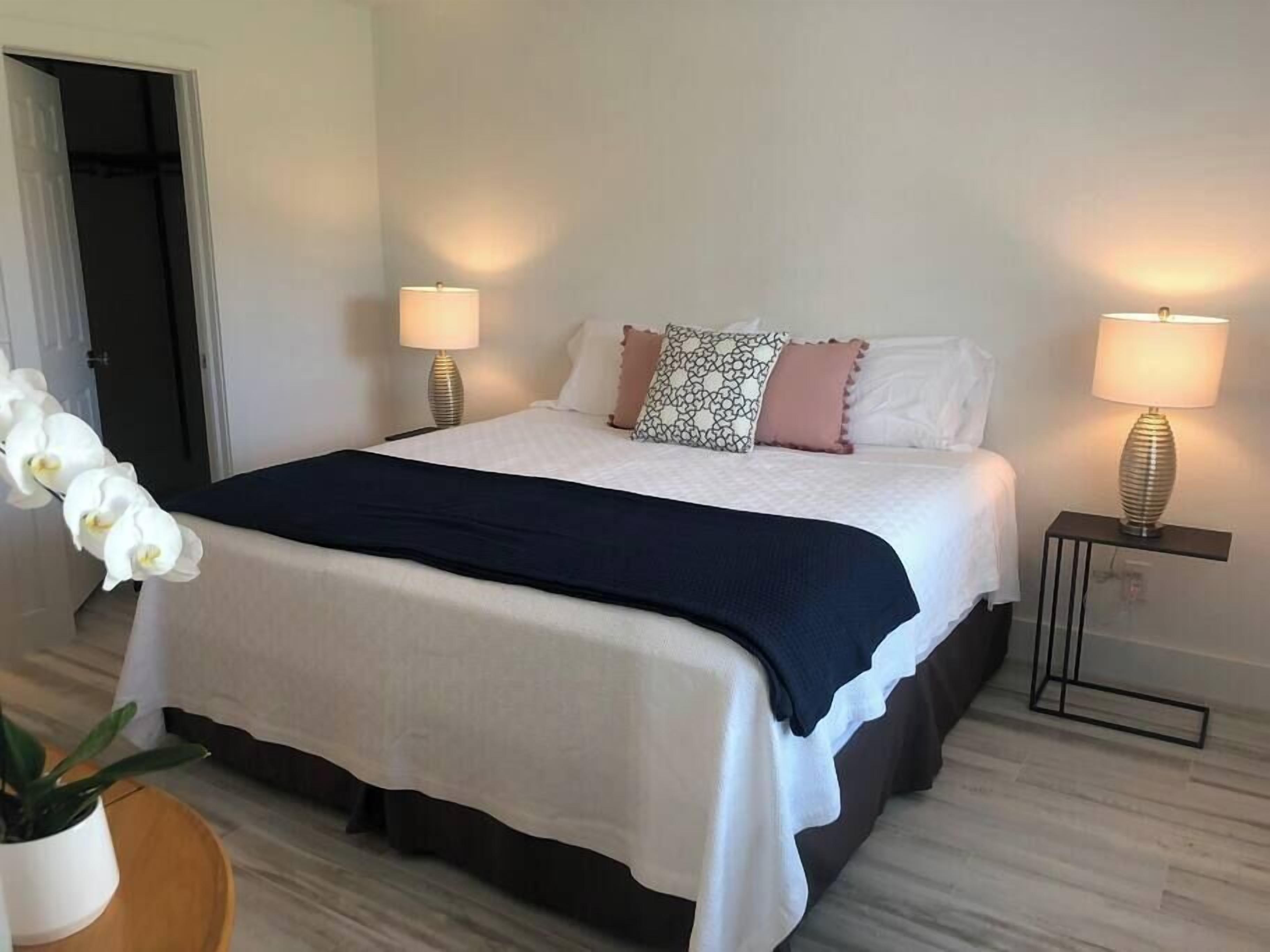 622 Beach Cottage One | Fenced Private Backyard