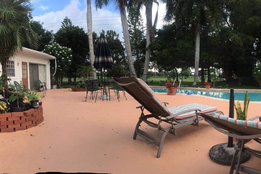 Naples Apartment