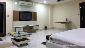 皇家客房 | 办公桌、笔记本电脑工作区、免费 WiFi、特色装修