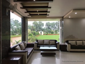 Lobby sitting area - Hotel Aryan Inn Lalitpur (Lalitpur)