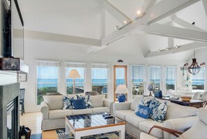 TV, fireplace, DVD player