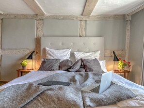 6 dormitorios, cuna de viaje, wifi gratis y ropa de cama