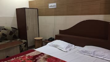 ห้องดีลักซ์ | ตกแต่งพิเศษโดยเฉพาะ, โต๊ะทำงาน