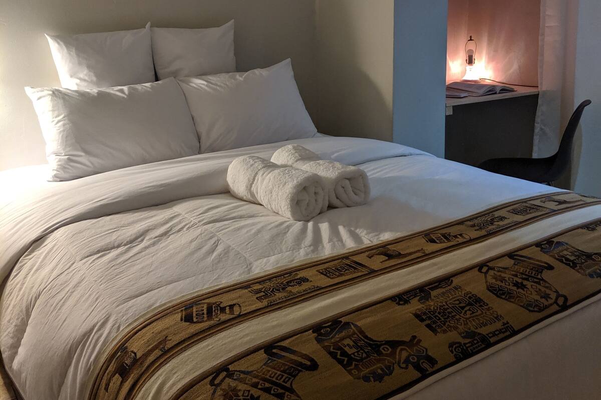 Free WiFi, bed sheets