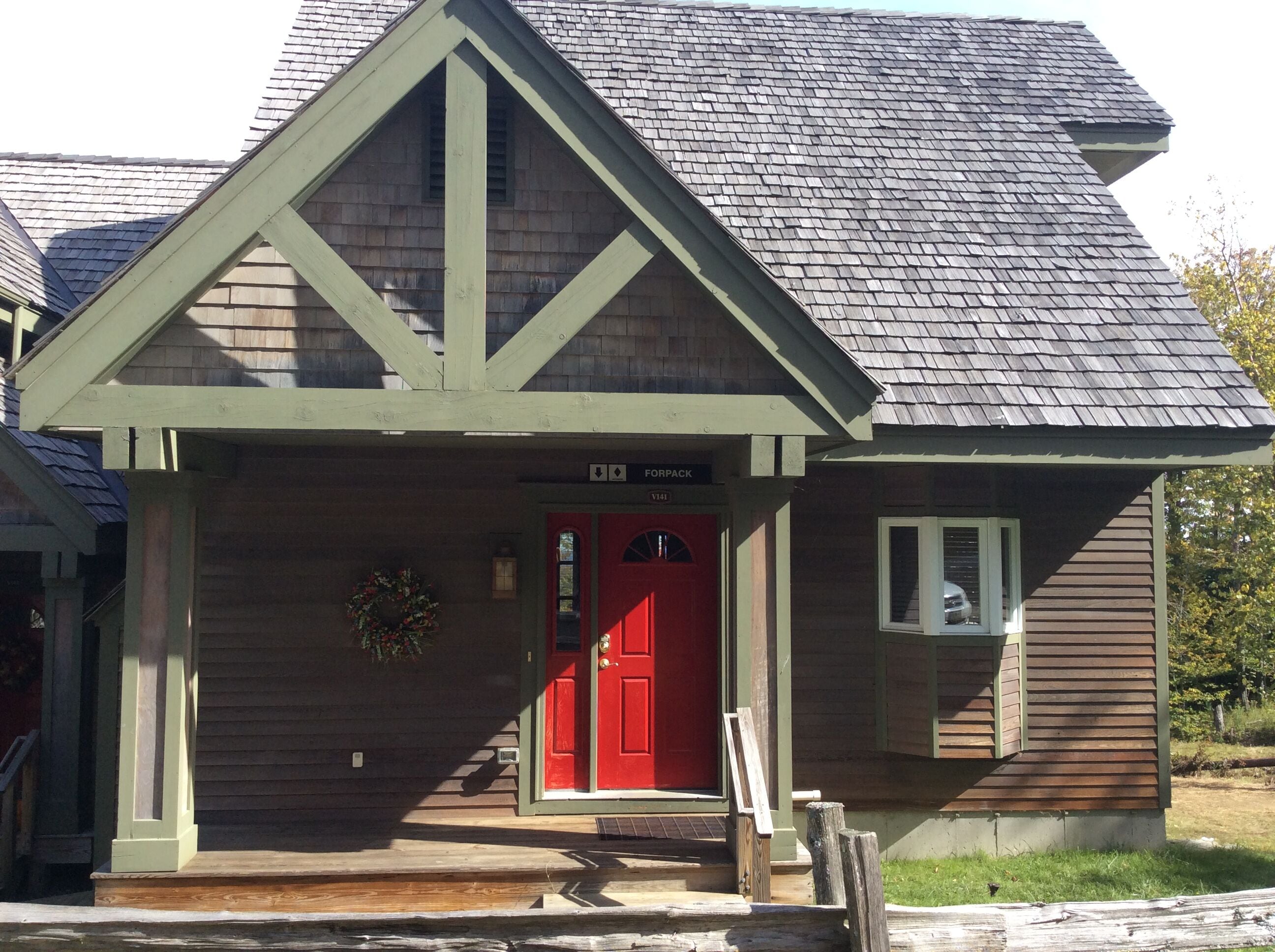 Jay Peak Resort - Luxury ski-In/ski-out - 5 bedroom, 4 bath end unit townhouse