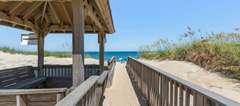 You and Me by the Sea: Oceanfront Townhome, Pool