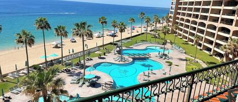 Piscina all'aperto, una piscina riscaldata