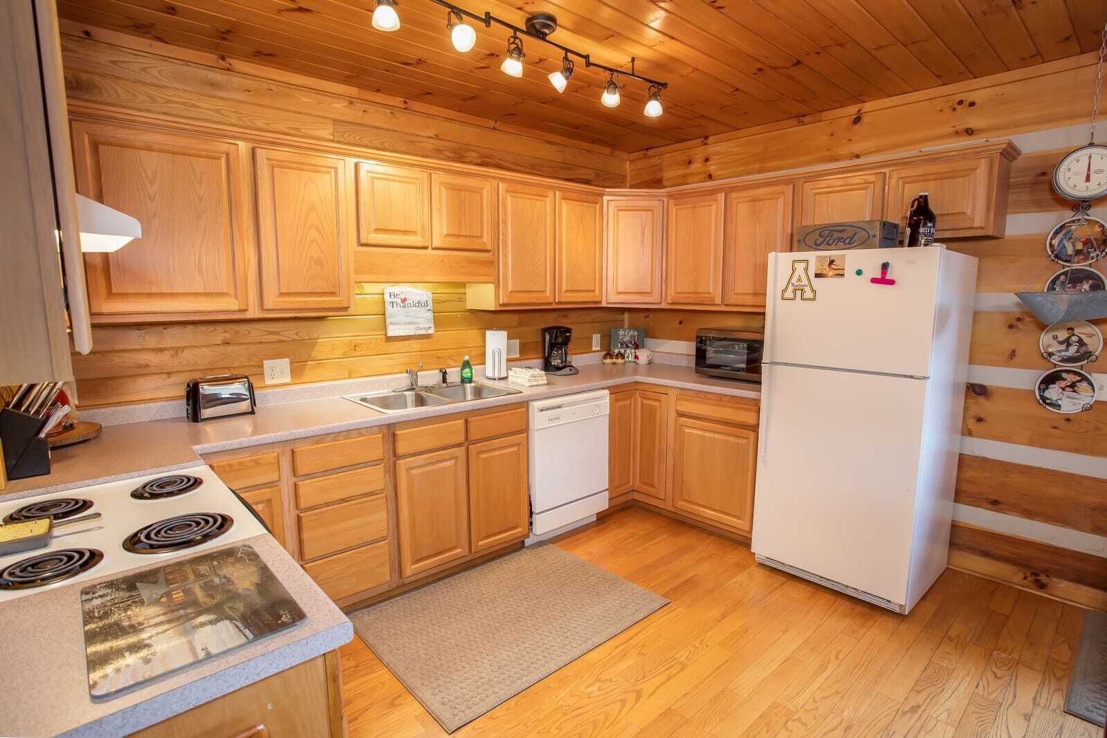 Rustic Cabin in Heart of Boone