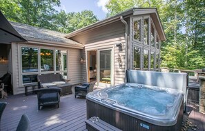 Terrace/patio - Luxury Mountain Home in Linville Ridge (Linville)