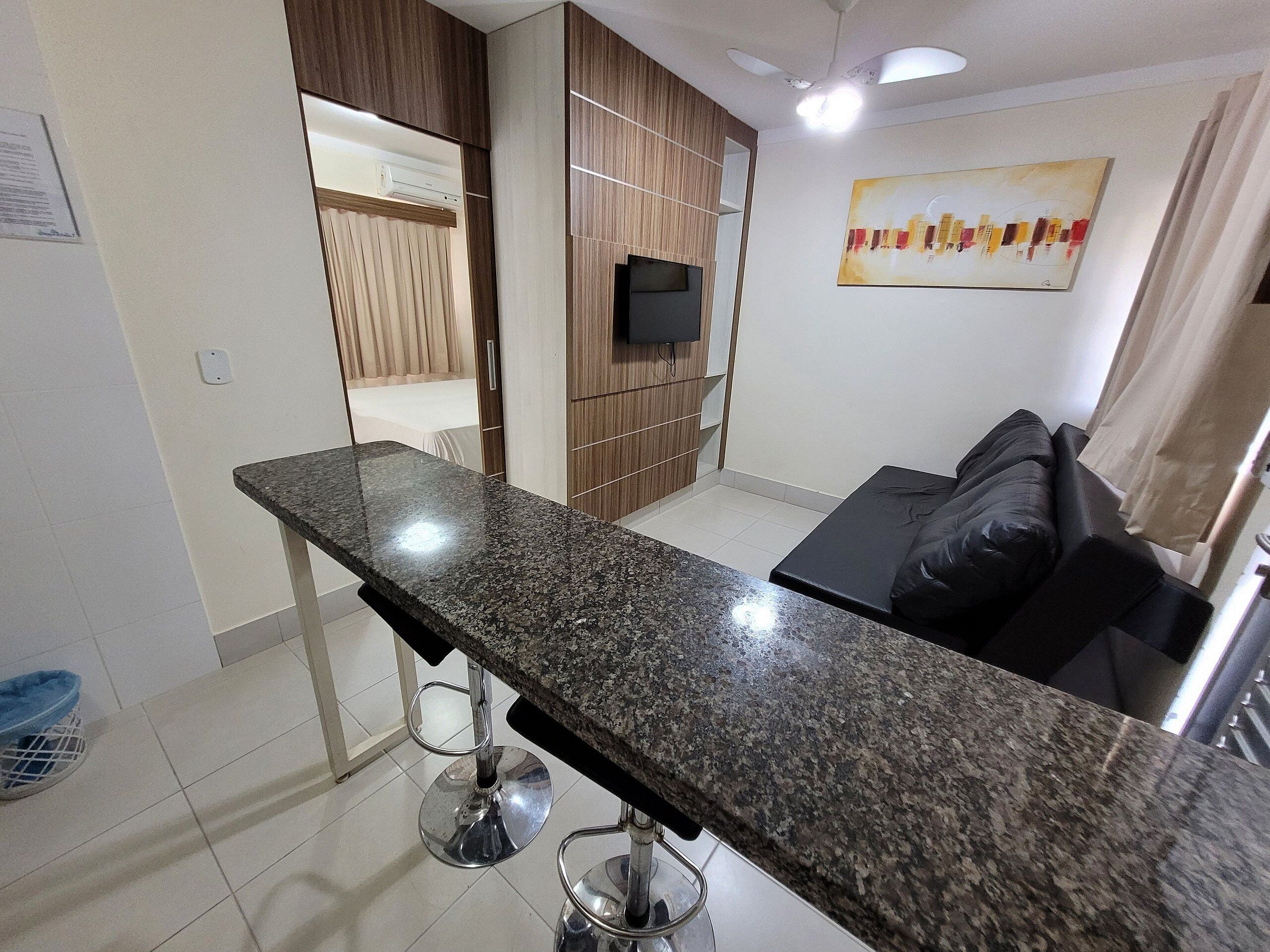 Brankas dan Wi-Fi gratis