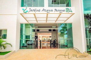 Exterior detail - Lacqua diRoma RM Hospedagem (Caldas Novas)