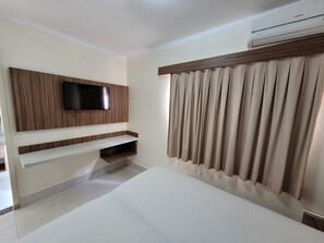 In-room safe, free WiFi