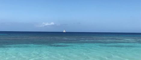 Una spiaggia nelle vicinanze, teli da spiaggia