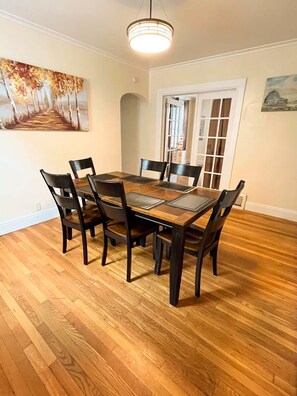 تناول الطعام