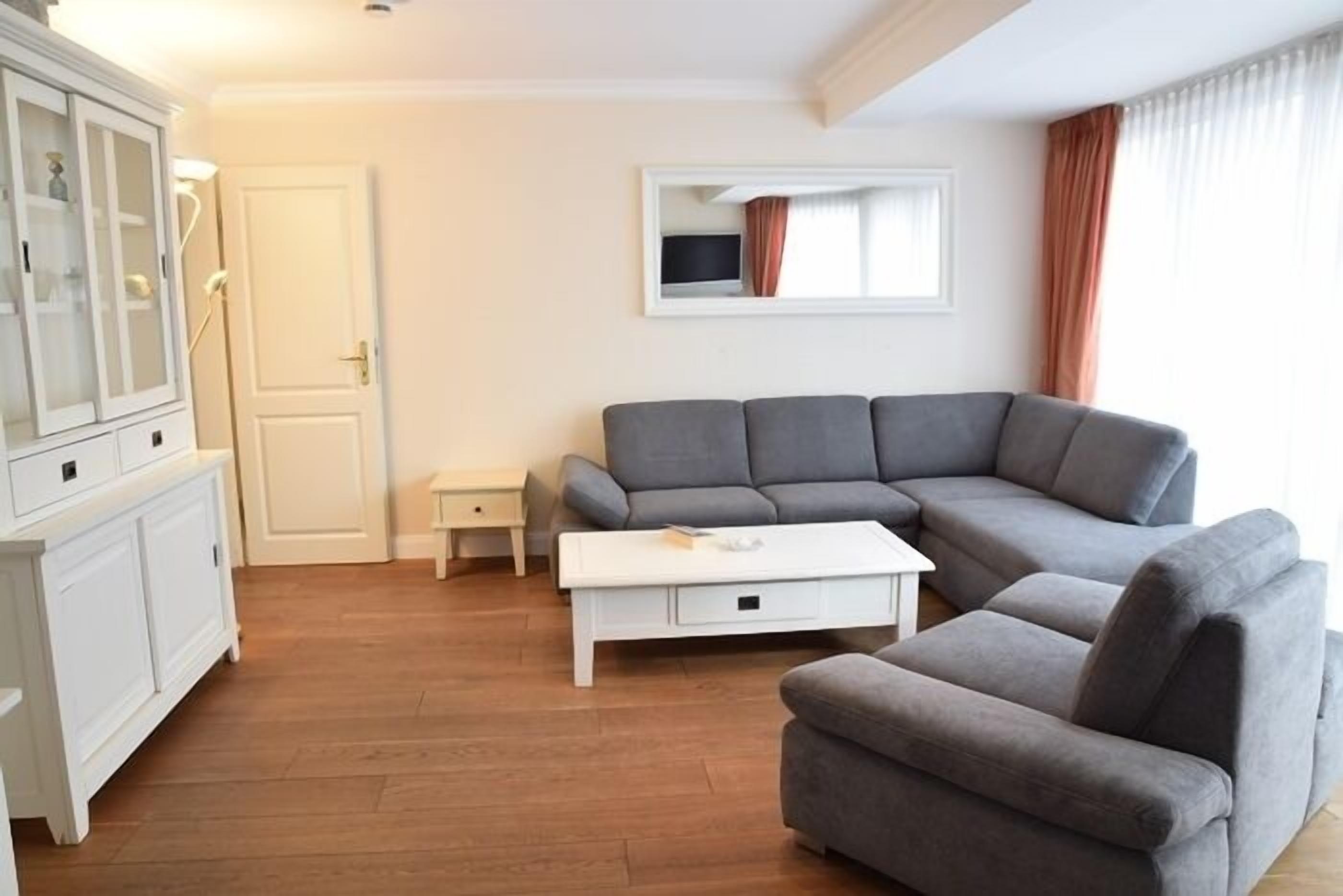 High quality and comfortable 2 room apartment with approx. 50 sqm on the ground floor.