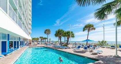 Remontoitu Oceanfront Condo Corner Unit, uima-altaat ja laiska joki