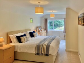 3 soverom, wi-fi (inkludert) og sengetøy