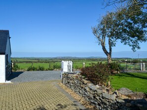 Property grounds - 1 bedroom accommodation in Carmel, near Llangefni (Carmel, near Llangefni)