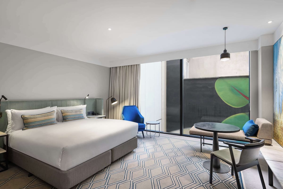 ห้องพัก, เตียงคิงไซส์ 1 เตียง, พร้อมสิ่งอำนวยความสะดวกสำหรับผู้พิการ (King Accessible Room) | ตู้นิรภัยในห้องพัก, ผ้าม่านกันแสง, ห้อ  งเก็บเสียง, เตารีด/โต๊ะรีดผ้า