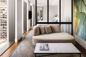Studio Suite, 1 King Bed (King Studio Suite, Lounge Access) | In-room safe, blackout curtains, soundproofing, iron/ironing board
