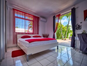 4 bedrooms, iron/ironing board, free WiFi, bed sheets