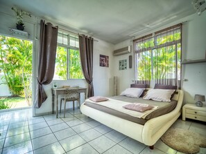 4 bedrooms, iron/ironing board, free WiFi, bed sheets