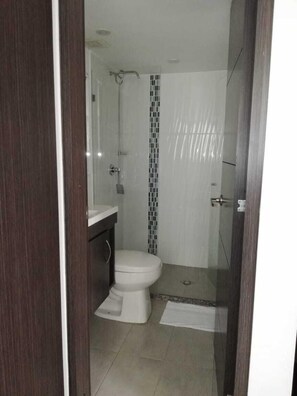 Dusche, Regendusche, Handtücher, Seife