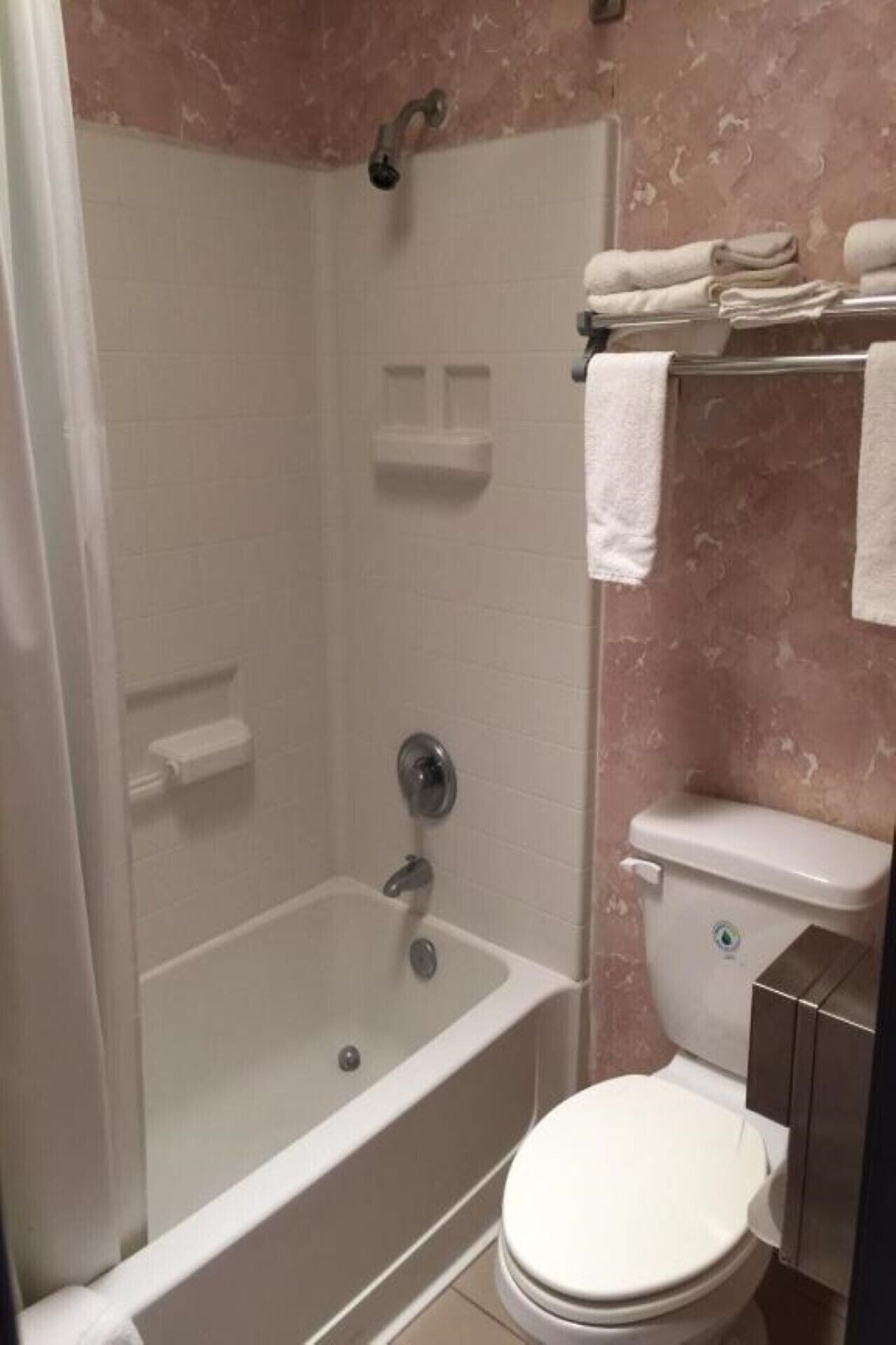 Economy  Queen  Room