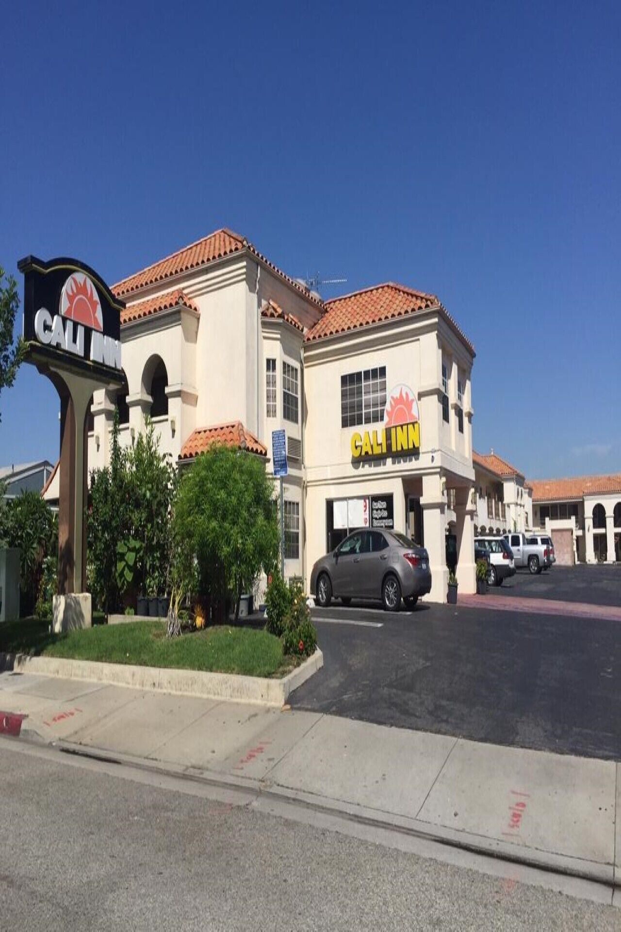 Room with 2 large beds