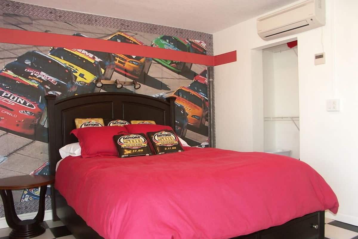 Basic Studio | Iron/ironing board, free WiFi, bed sheets