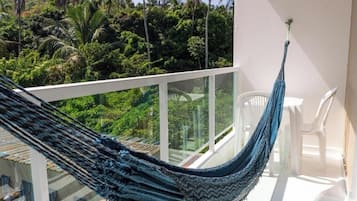 Minibar, wifi gratis y ropa de cama