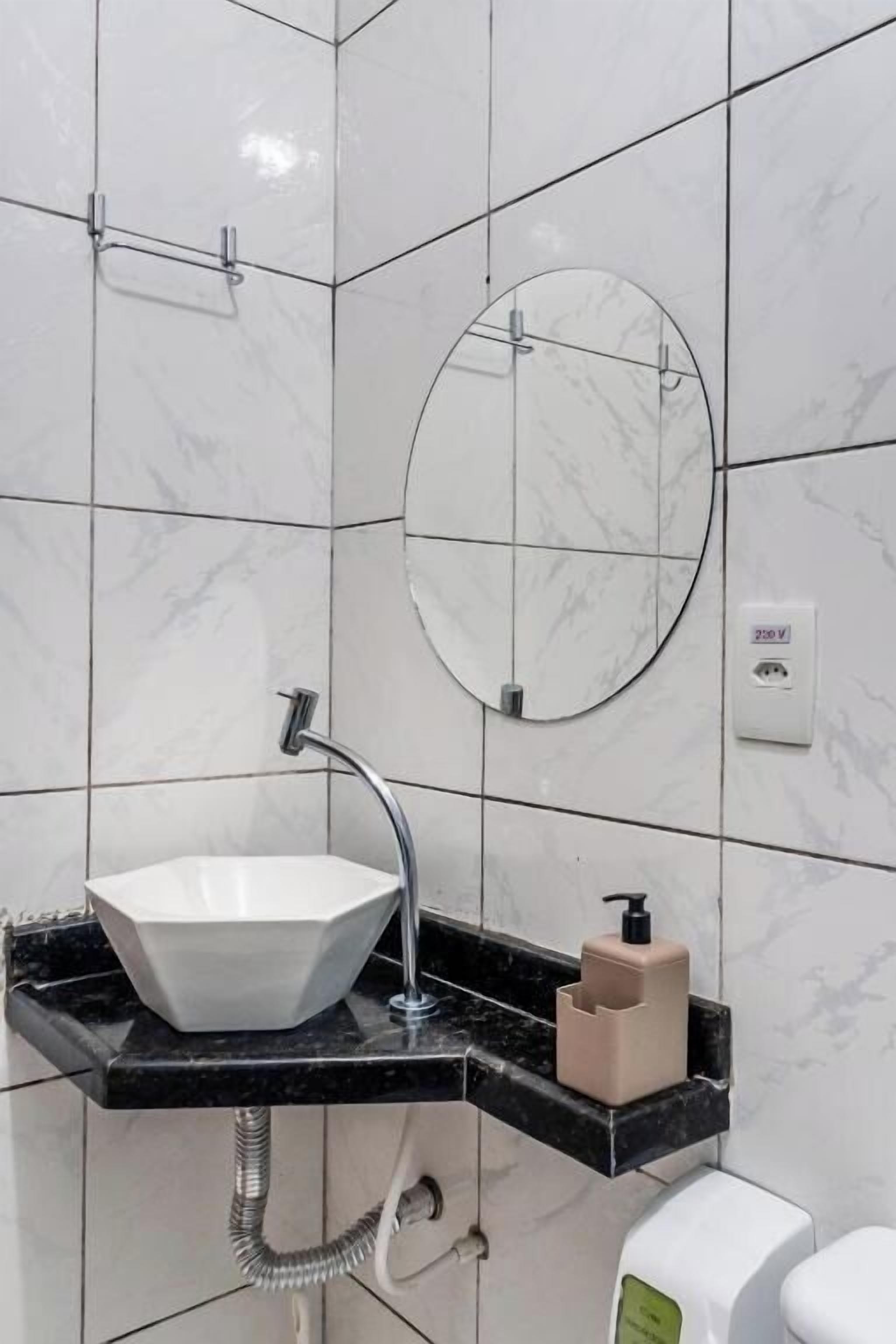 triple room | bathroom | shower, towels