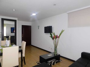 TV LCD 40-inch có truyền hình vệ tinh, TV 