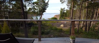 Merenrantahuvila Pohjoismaisessa saaristossa